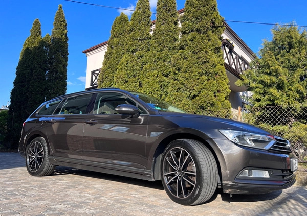 Volkswagen Passat cena 39999 przebieg: 320000, rok produkcji 2015 z Wejherowo małe 301